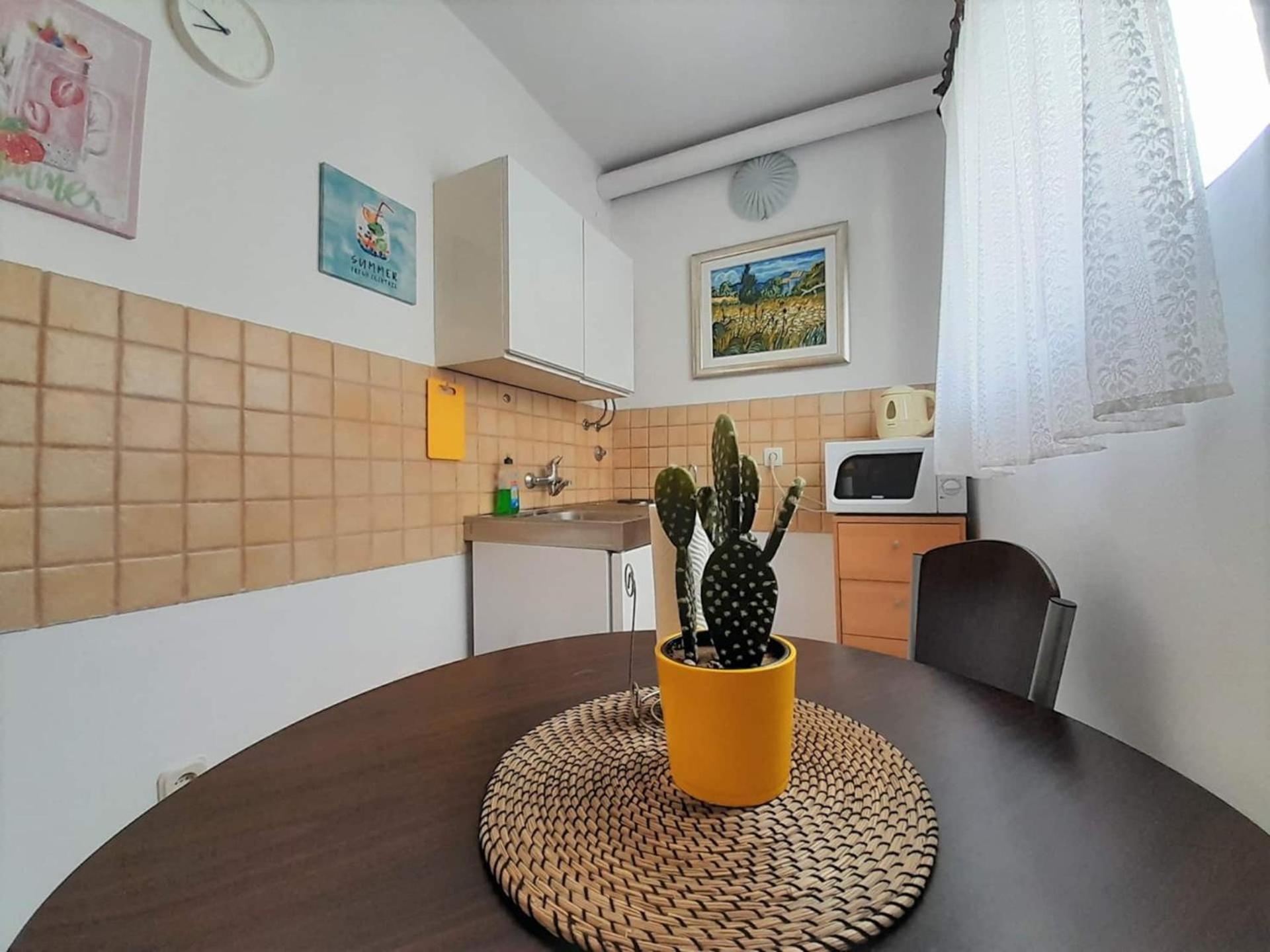 Lovely Studio Malina Close To The Beach Крк Экстерьер фото