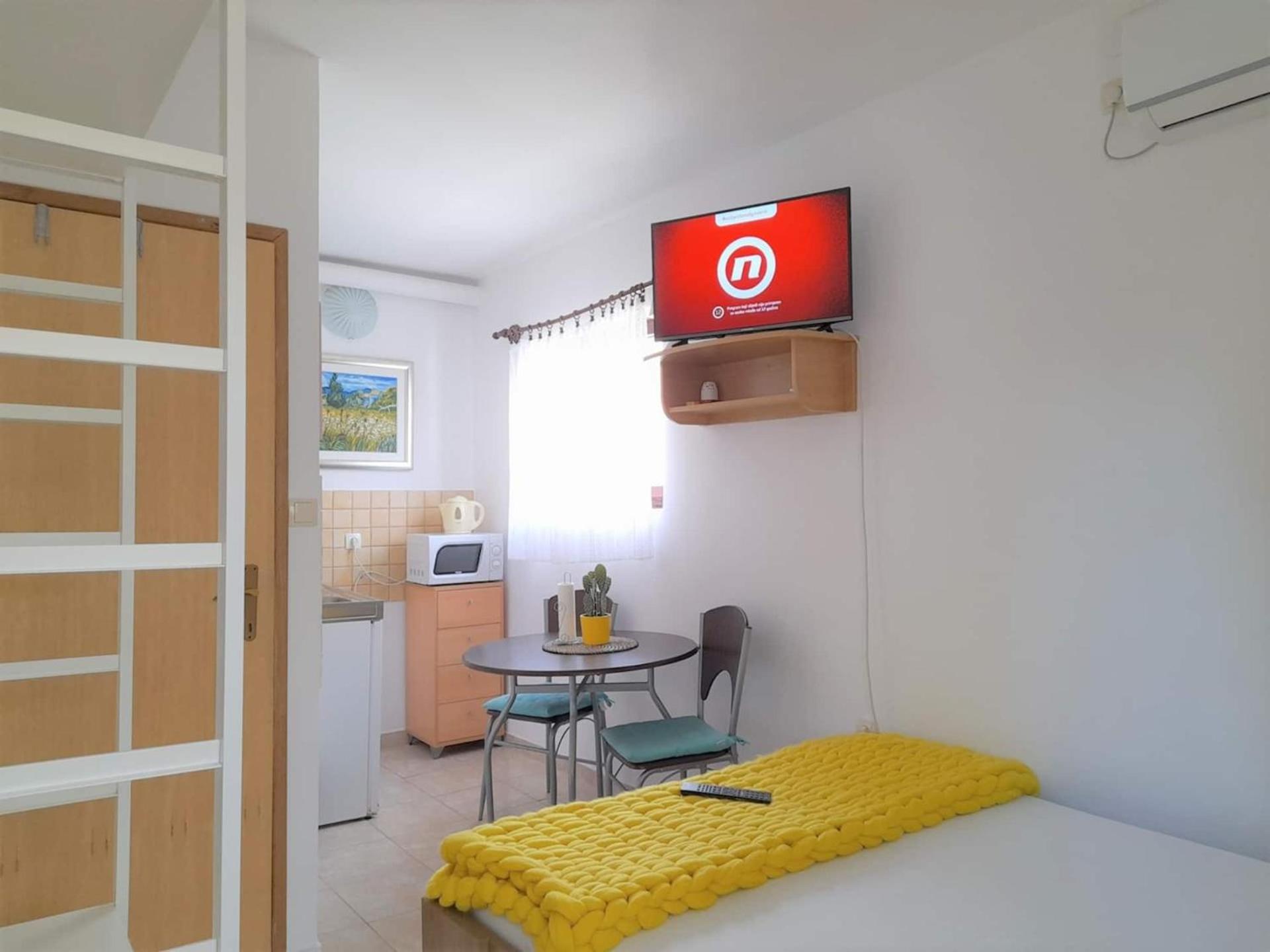 Lovely Studio Malina Close To The Beach Крк Экстерьер фото