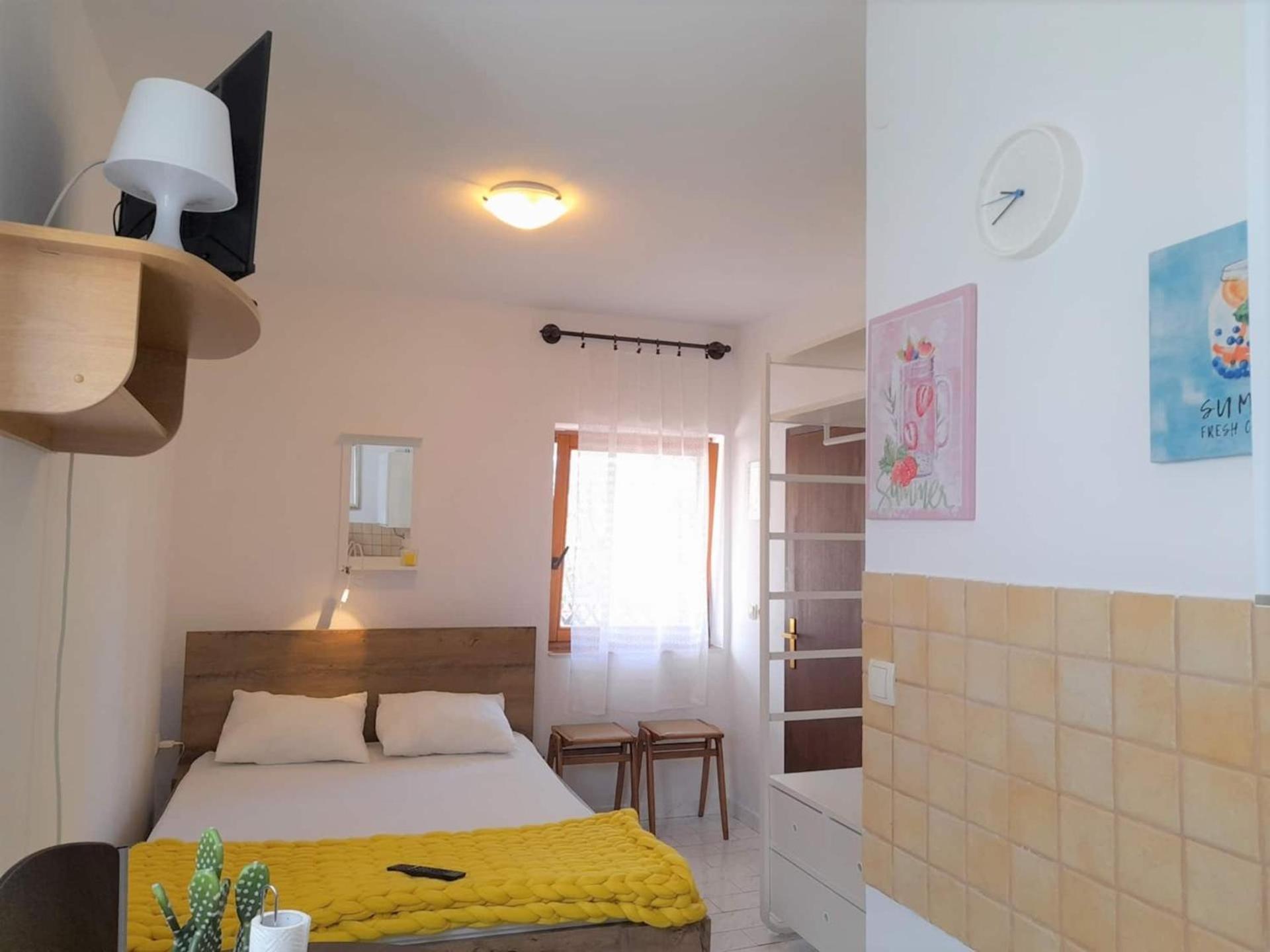 Lovely Studio Malina Close To The Beach Крк Экстерьер фото